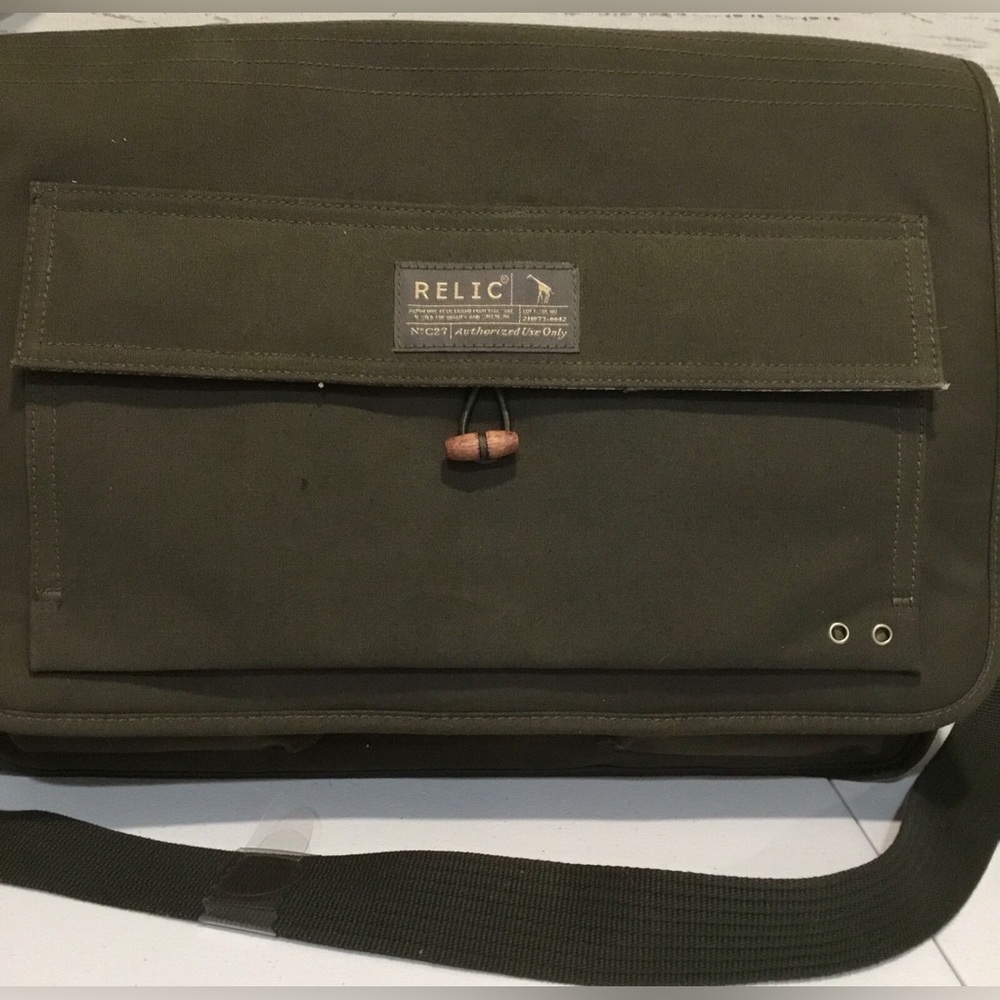 Vintage Relic, Olive Canvas Messenger Satchel/Laptop Bag,
 NEW with tag